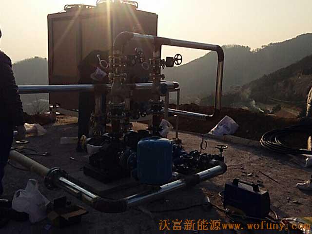 青島德沃幼兒園空氣源熱泵項(xiàng)目施工案例地暖施工、主機(jī)施工，空氣源熱泵項(xiàng)目調(diào)試成功，項(xiàng)目展示實(shí)例&mdash;&mdash;空氣源熱泵主機(jī)安裝